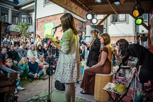 Yumi Fuzuki (JP), Mayu Saaritsa, Anu Aamu Aurora & Hikaru Cho (JP), 2016. Kuva: Eino Ansio