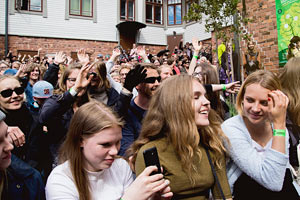 Festivaaliyleisöä, 2016. Kuva: Riikka Vaahtera