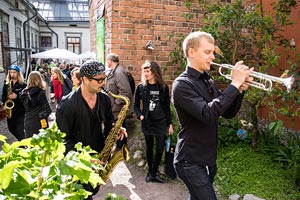 Mikko Sarvanne Hip Company aloittamassa keikkaansa, 2016. Kuva: Riikka Vaahtera