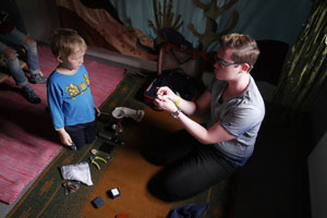 Kulttuurikollektiivi Kulta ry:n lastenohjelmaa Runopesulassa, 2018. Kuva: Pekka Huttunen