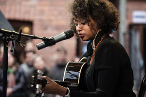 Mirel Wagner, 2018. Kuva: Eino Ansio