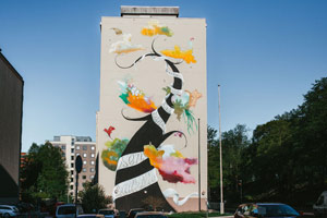 Runofestivaalin tuottama ja Teemu Mäenpään maalaama Runopuu-muraali julkistettin 6.6.2020. Kuva: Riikka Vaahtera