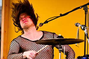 Ursus Factoryn rumpali Aleksi Ripatti vauhdissa, Annikin Runofestivaali 2022. Kuva: Päivi Marin