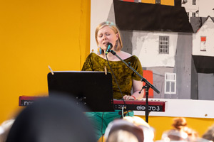 Kielo Kärkkäinen, Annikin Runofestivaali 2022. Kuva: Liisa Mäkinen