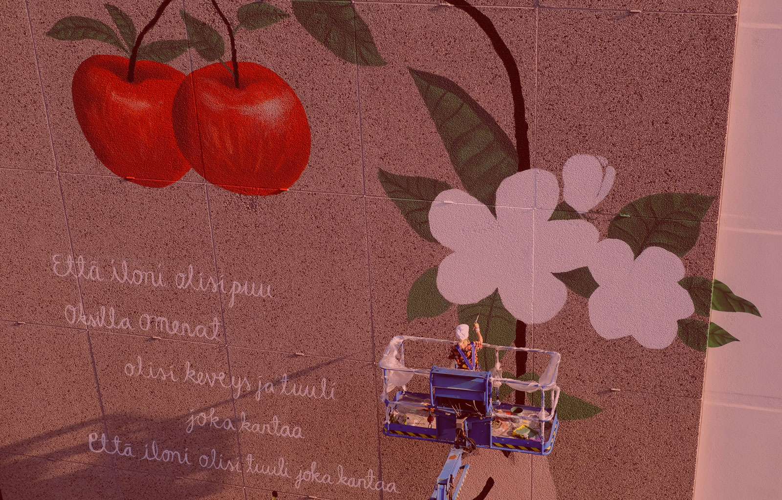 Vuoden 2024 Runofestivaalin nimikkotaiteilija Verna Tervaharju